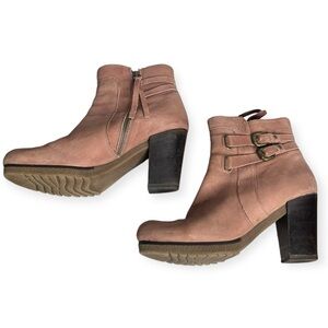 Anthropologie Holding Horses Leni Ankle Boots Size 39 US 9